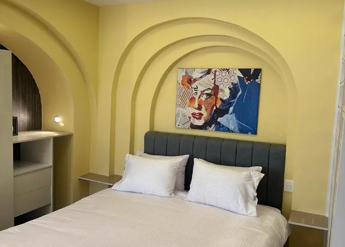 Cavalli Boutique 4*
